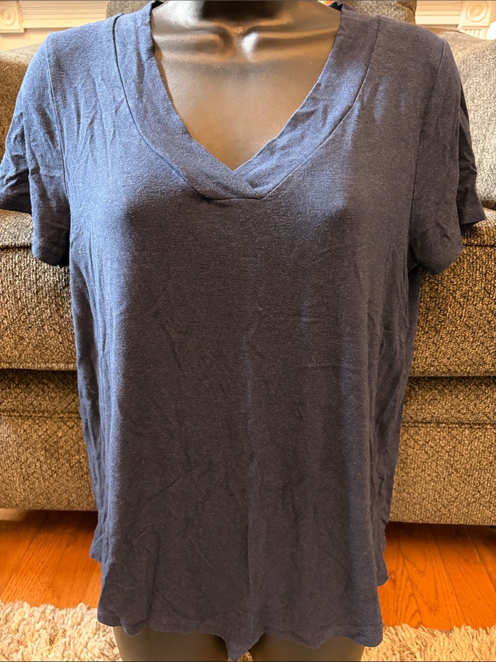 Market & Spruce women’s Classic V-Neck Short Sleeve Top - Navy size Medium